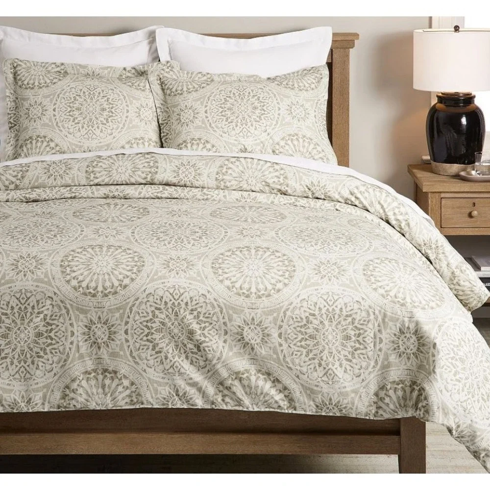 Pottery Barn Pillow Sham Riley Medallion Organic Cotton Standard‎ 26